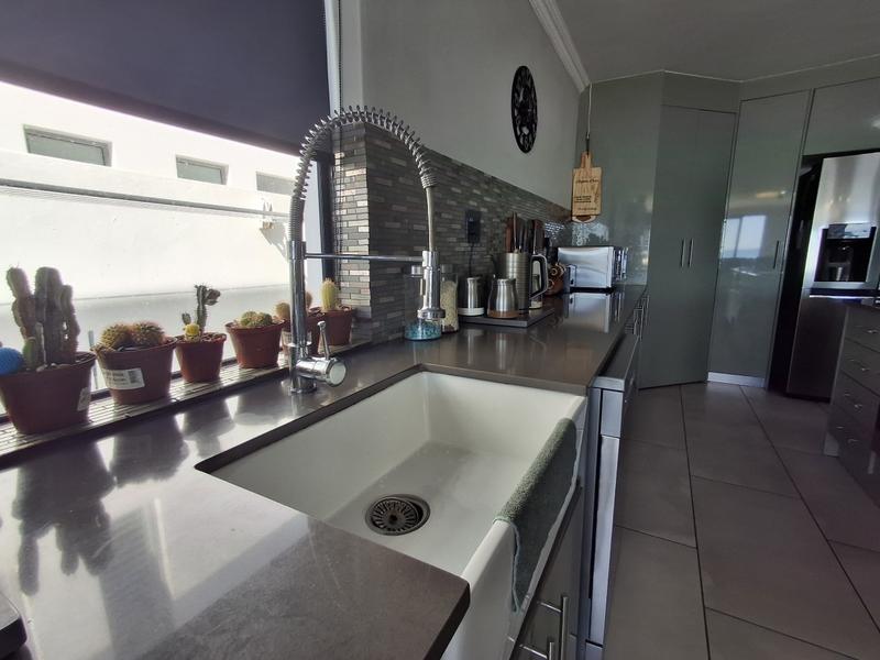 5 Bedroom Property for Sale in Sandy Point Western Cape
